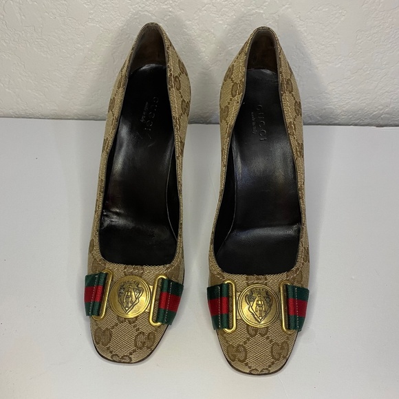 Gucci Loggo Pumps - Picture 2 of 10
